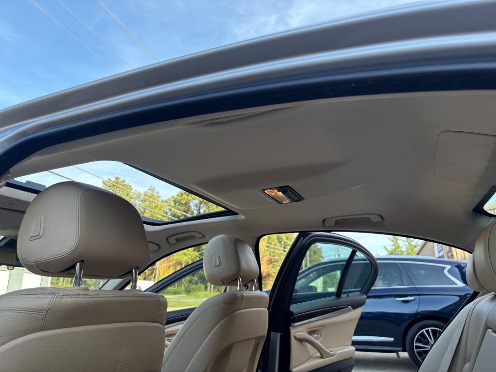 2016 BMW 5 Series 528i - Photo 11
