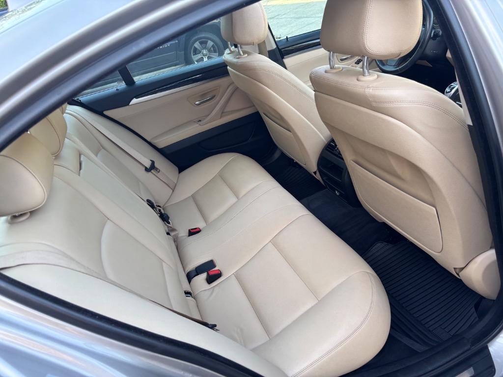 2016 BMW 5 Series 528i - Photo 7