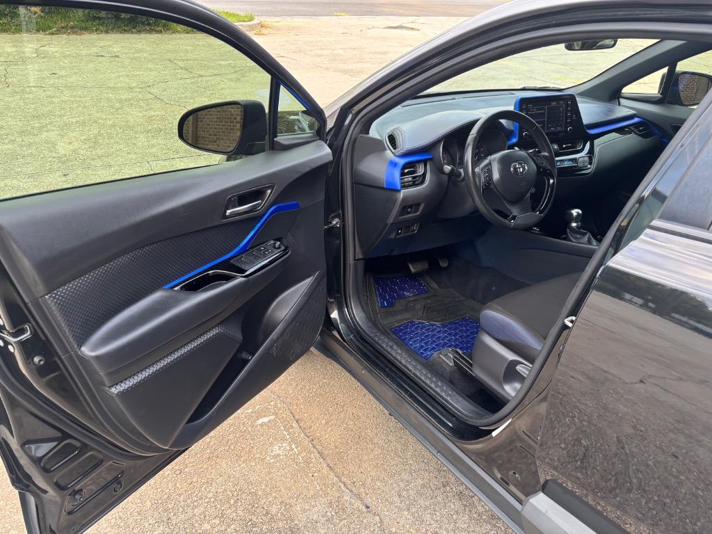 2020 Toyota C-HR XLE - Photo 7
