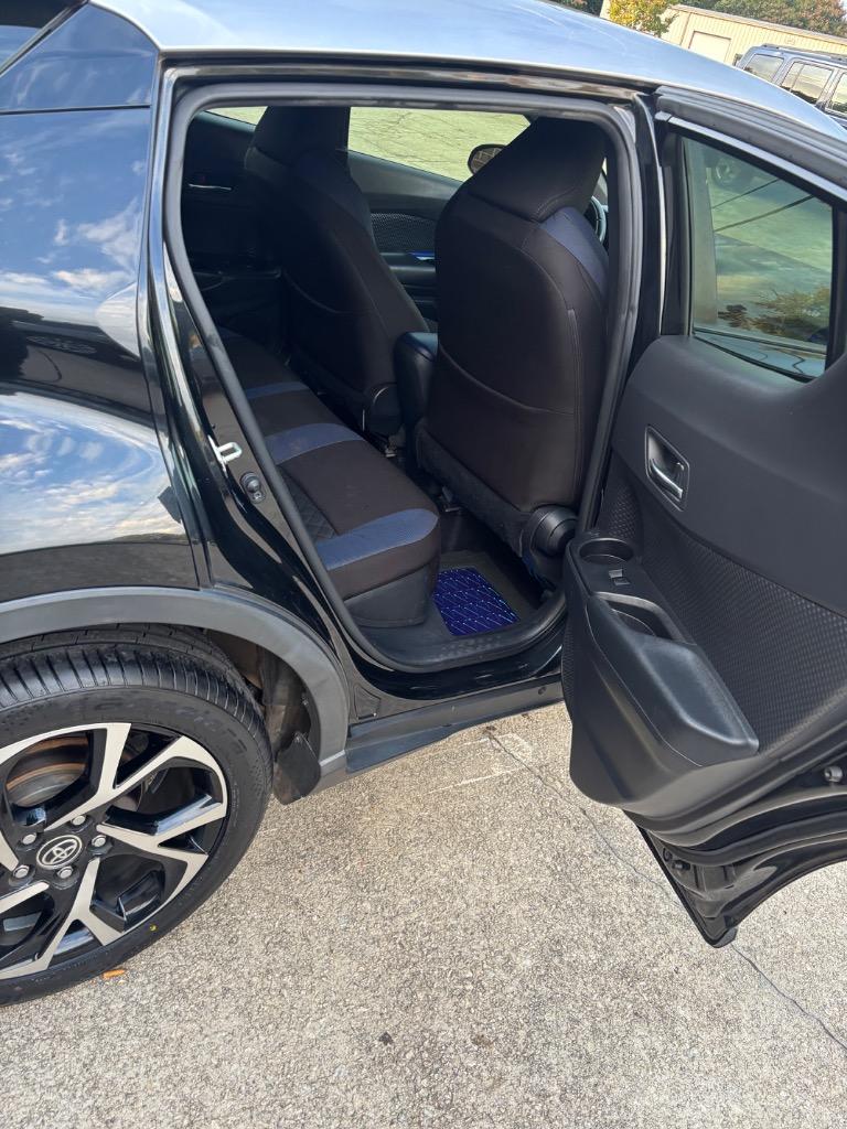 2020 Toyota C-HR XLE - Photo 11